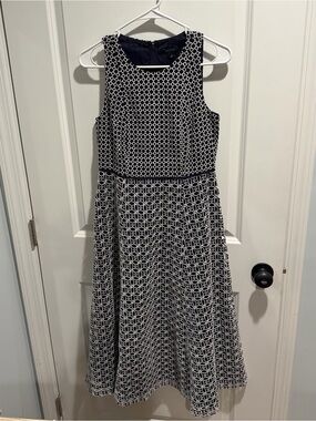 Ann Taylor Sleeveless Black and White Geometric Dress